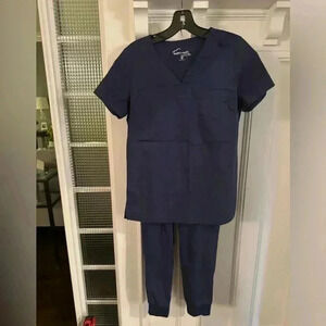 Butter-soft stretch scrub pants & top set. Navy size XS